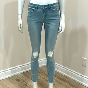 Uniqlo Women's Extra Stretch Light Blue Skinny Jeans